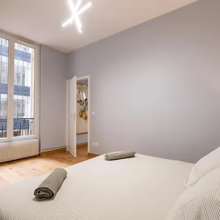 Luxury Flat Champs Elysees 4 Guests Apartment *